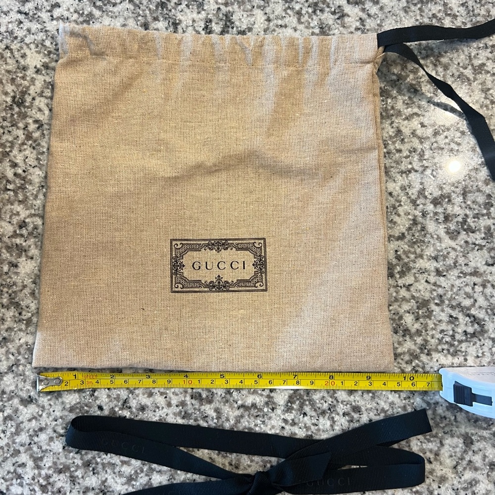 Gucci White and Black Box with Tan Dust Bag and Black Ribbon - Picture 6 of 8